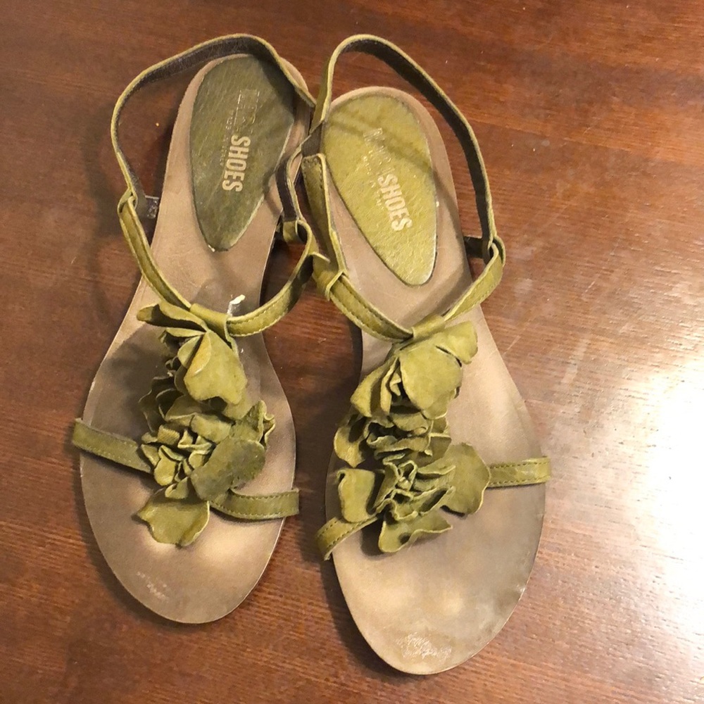 Nara Italian leather Olive green sandals
